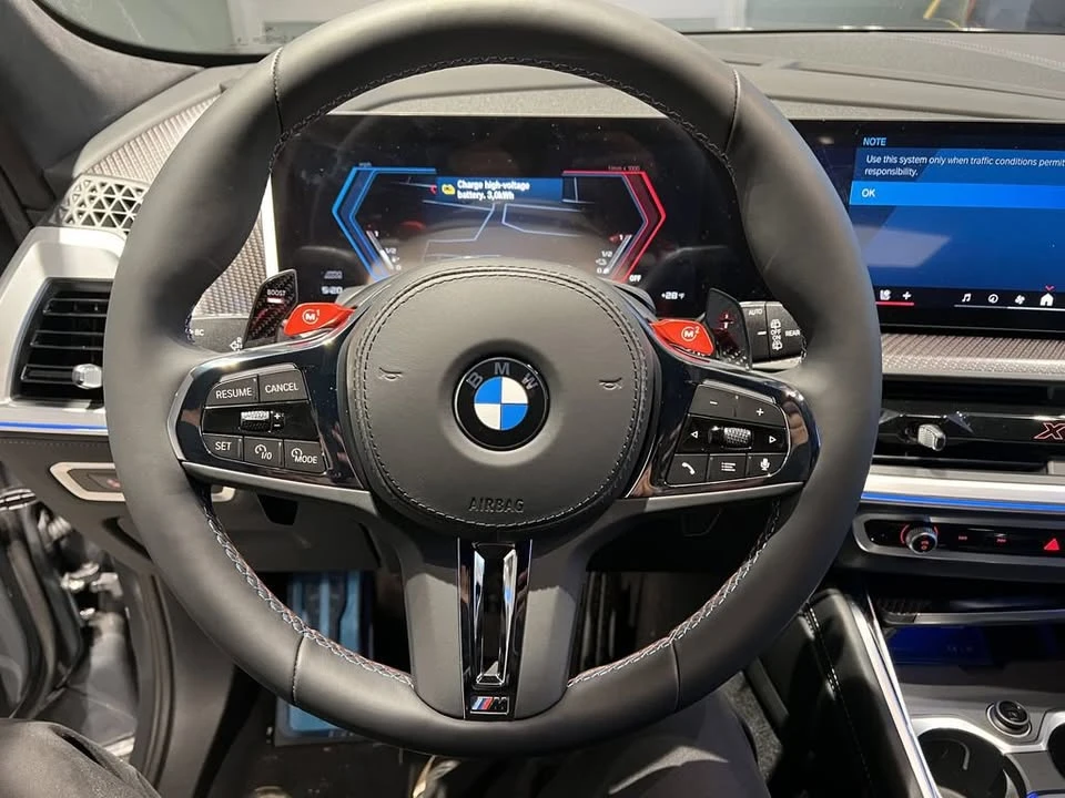 2026 BMW XM - Image 13 of 20
