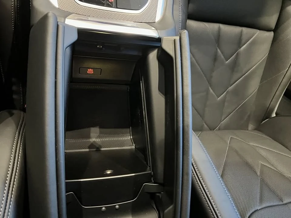 2026 BMW XM - Image 19 of 20