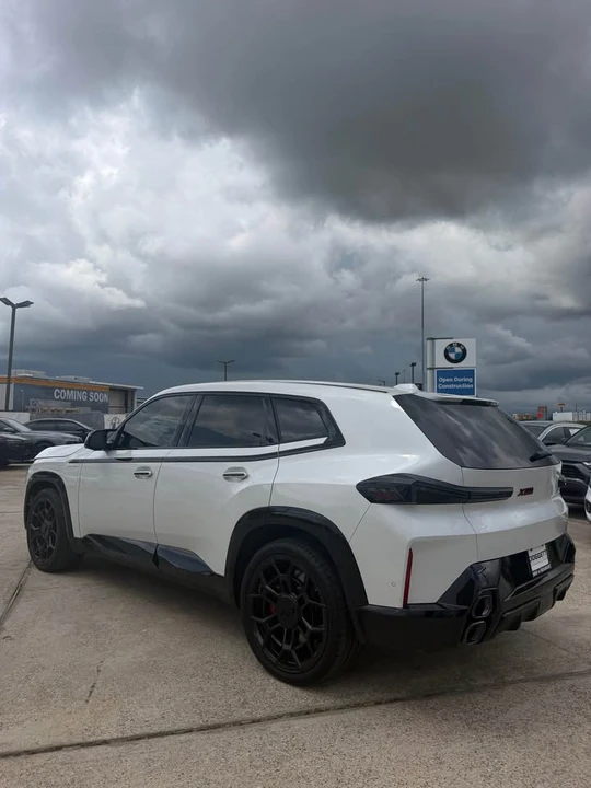 2026 BMW XM - Image 3 of 6