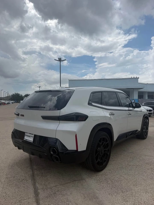2026 BMW XM - Image 4 of 6