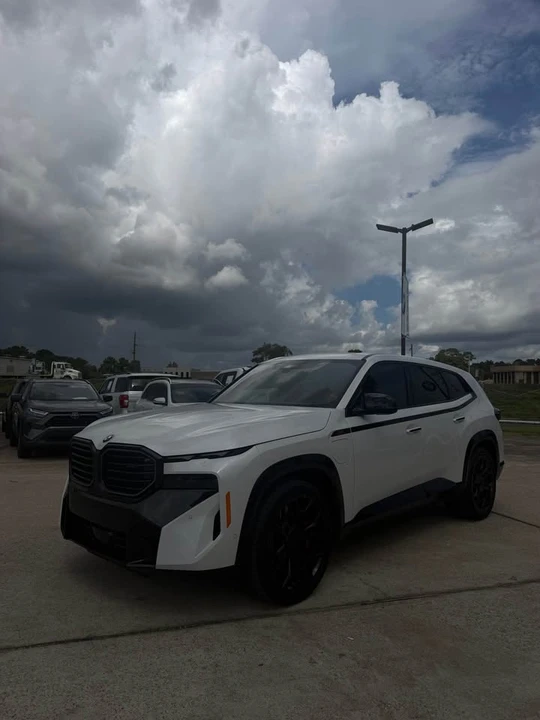 2026 BMW XM - Image 2 of 6