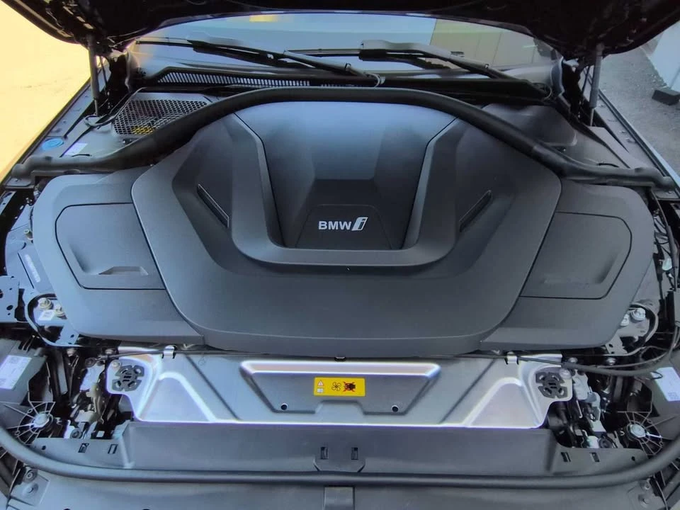 2026 BMW G26 i4 - Image 15 of 20