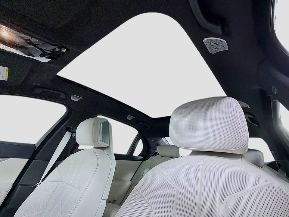 2026 BMW G70 7 Series - Image 16 of 21