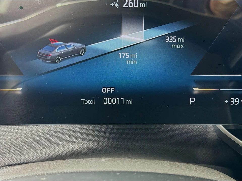 2026 BMW G70 7 Series - Image 15 of 21