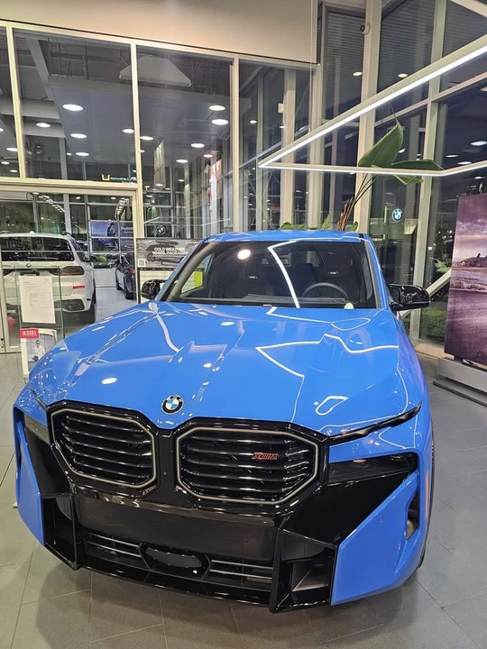 2026 BMW XM - Image 5 of 10