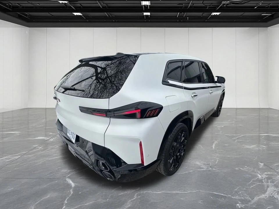 2026 BMW XM - Image 10 of 20