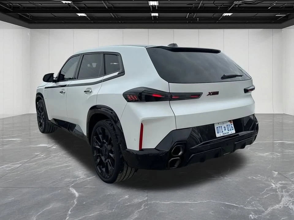 2026 BMW XM - Image 3 of 20