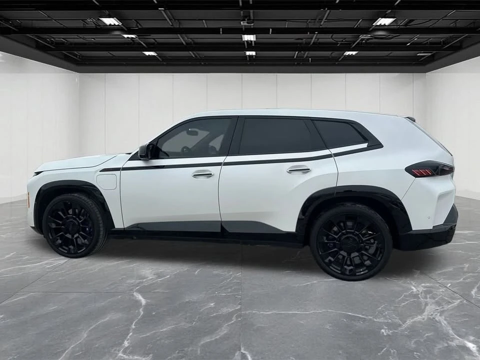 2026 BMW XM - Image 2 of 20