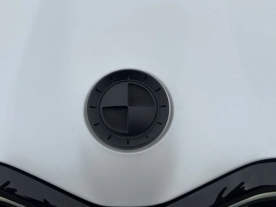 2026 BMW XM - Image 8 of 20