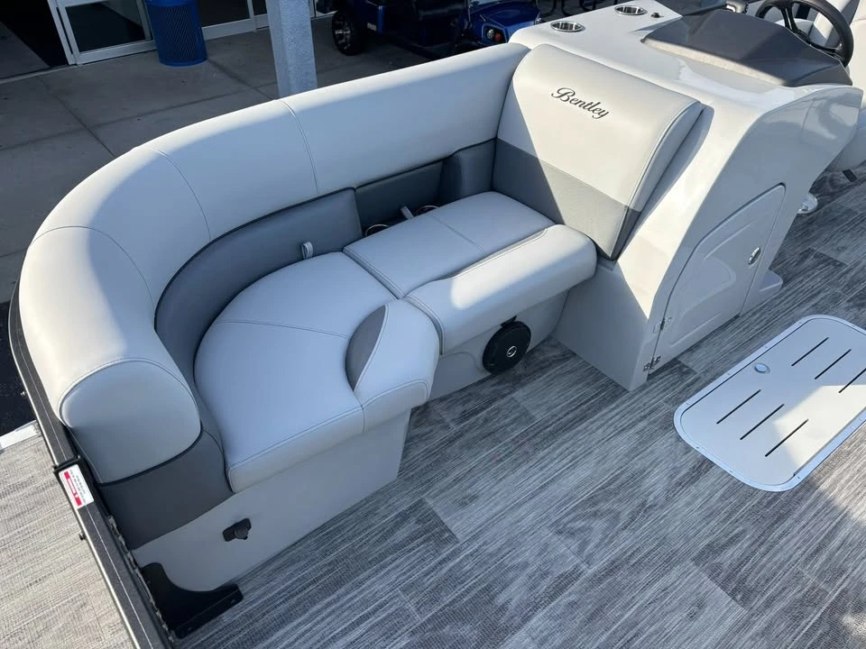 2026 Bentley - Image 11 of 20