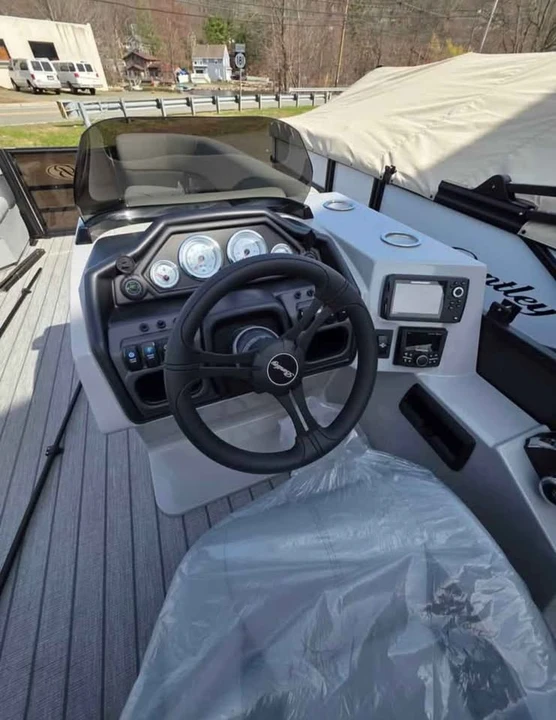 2026 Bentley - Image 15 of 17
