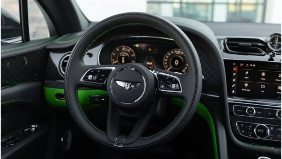 2026 Bentley Bentayga - Image 5 of 12