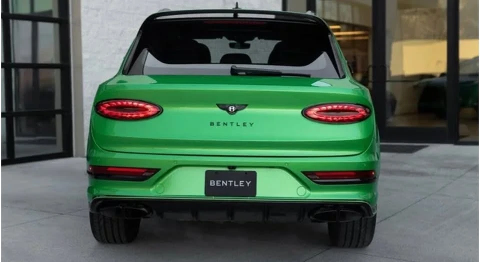 2026 Bentley Bentayga - Image 2 of 12