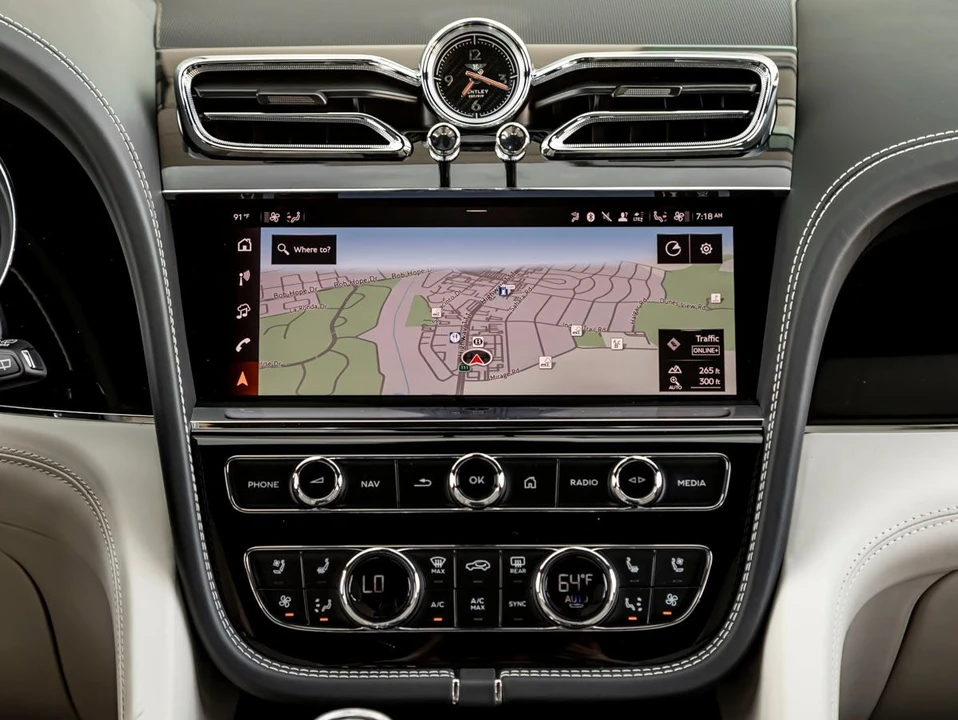2026 Bentley Bentayga - Image 22 of 31