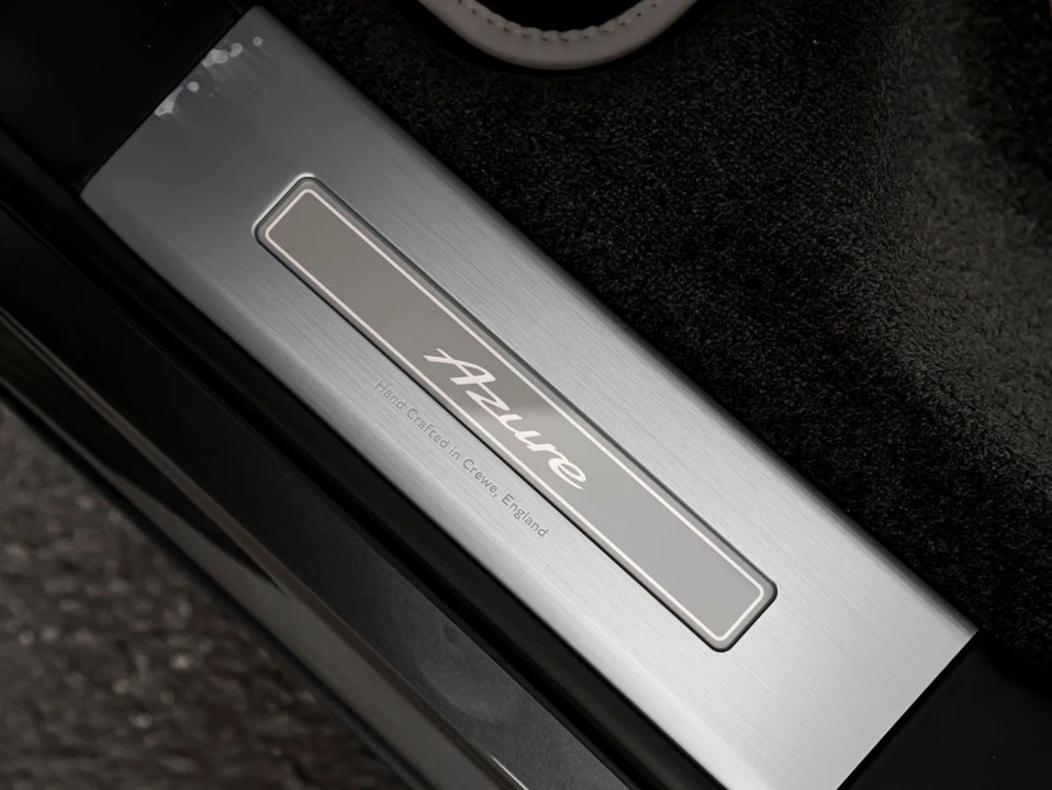 2026 Bentley Bentayga - Image 29 of 31