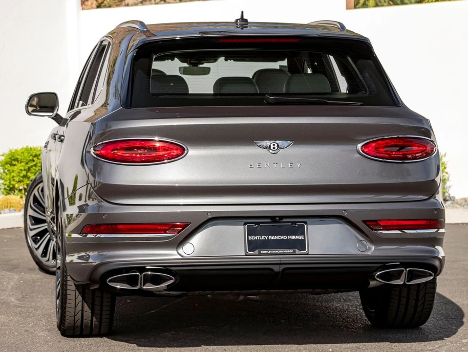 2026 Bentley Bentayga - Image 3 of 31