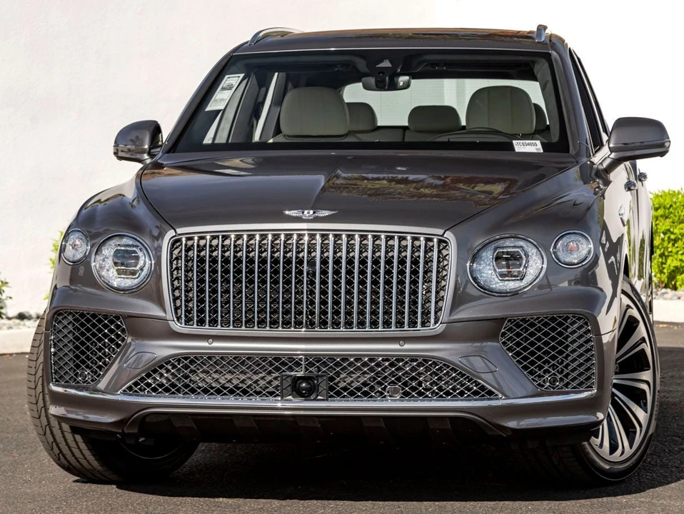 2026 Bentley Bentayga - Image 5 of 31