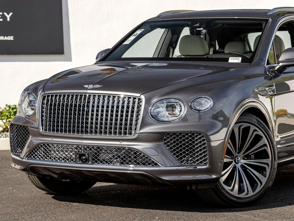 2026 Bentley Bentayga - Image 6 of 31