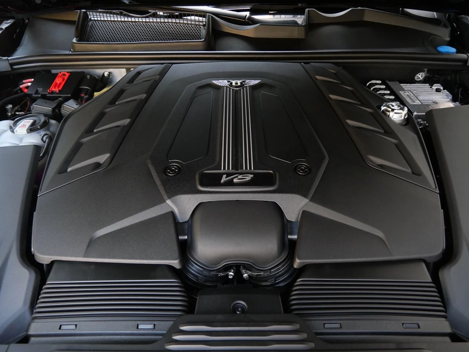 2026 Bentley Bentayga - Image 26 of 27