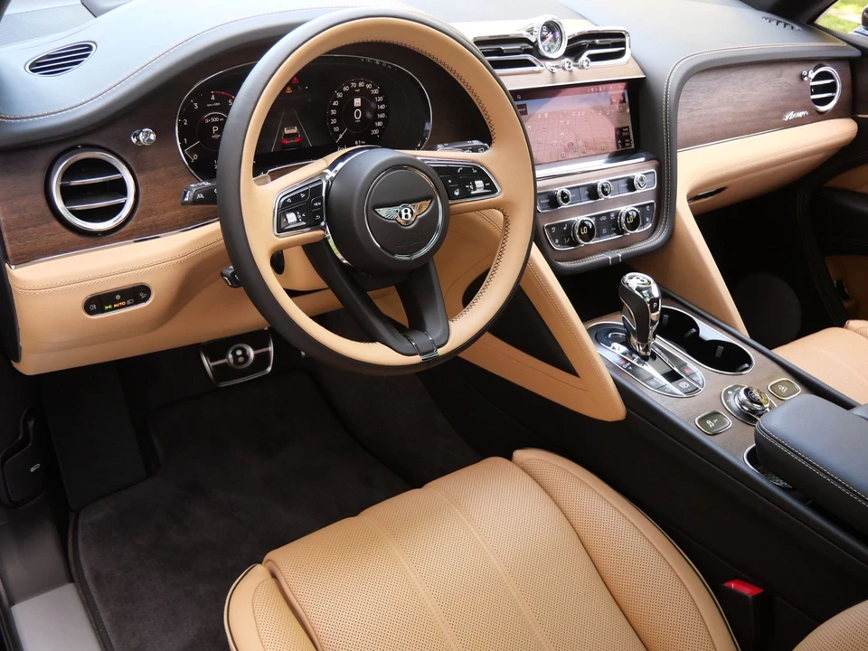 2026 Bentley Bentayga - Image 12 of 27