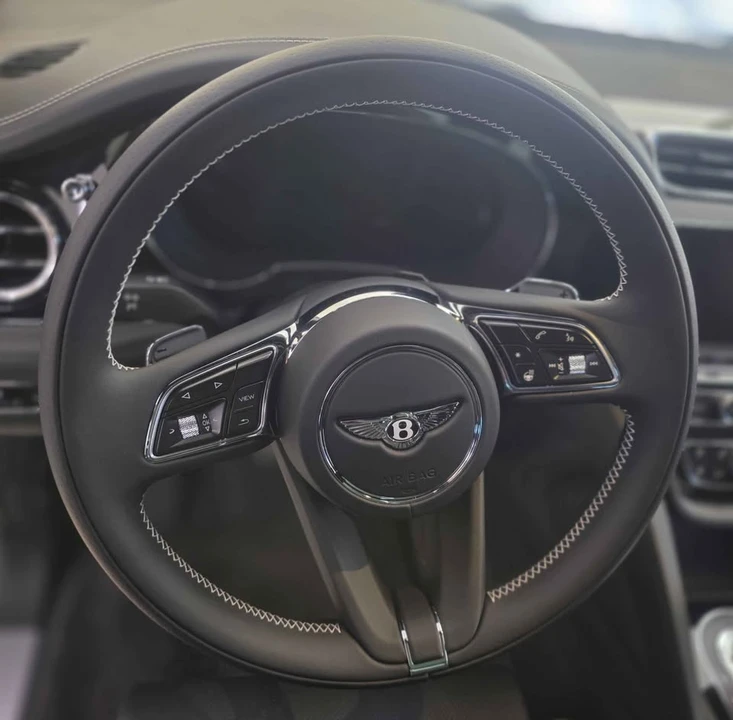 2026 Bentley Bentayga - Image 6 of 16
