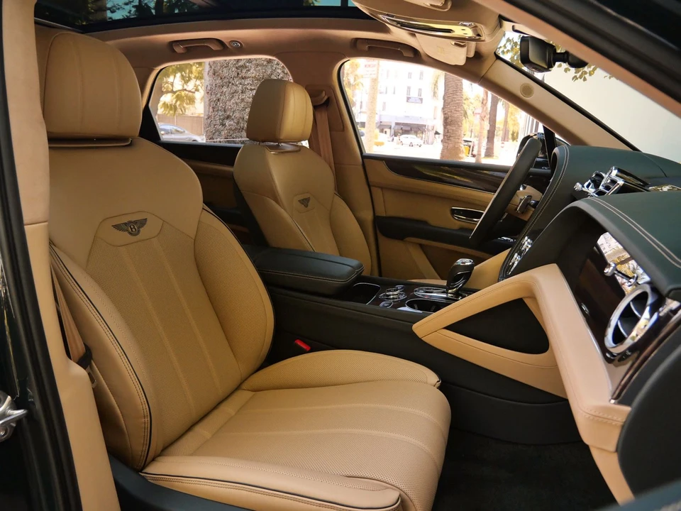 2026 Bentley Bentayga - Image 20 of 27