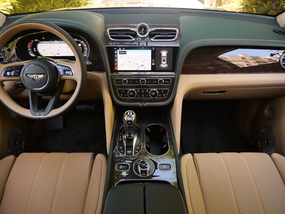 2026 Bentley Bentayga - Image 4 of 27