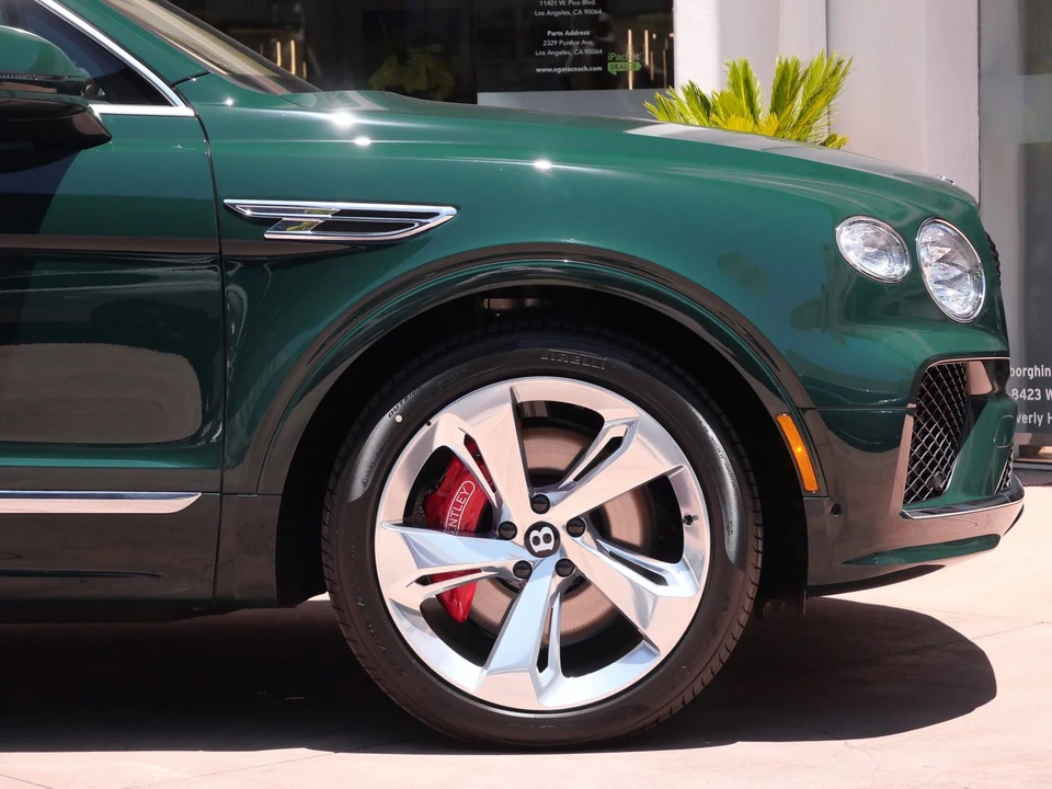 2026 Bentley Bentayga - Image 6 of 27