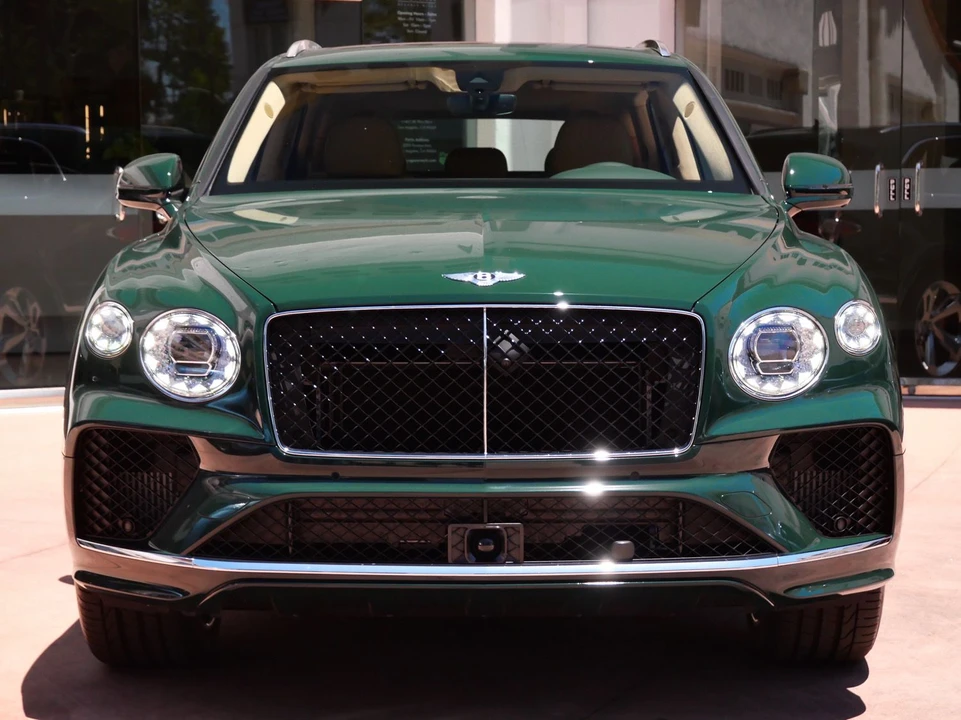 2026 Bentley Bentayga - Image 23 of 27