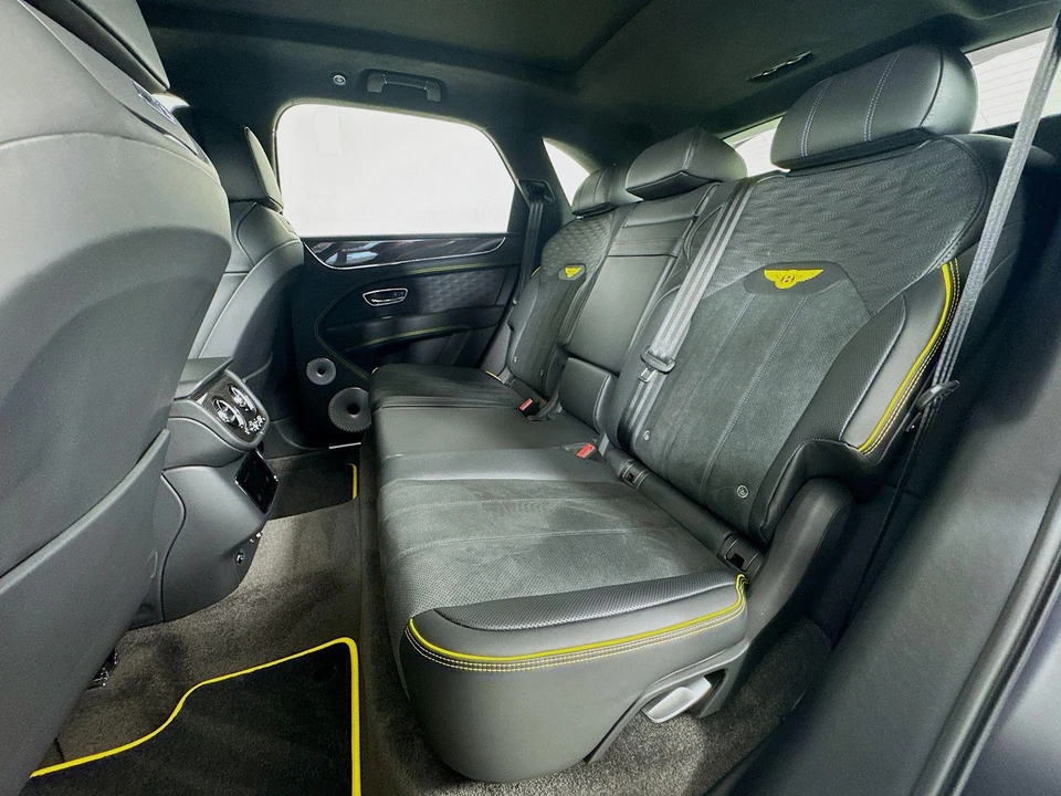 2026 Bentley Bentayga - Image 24 of 30