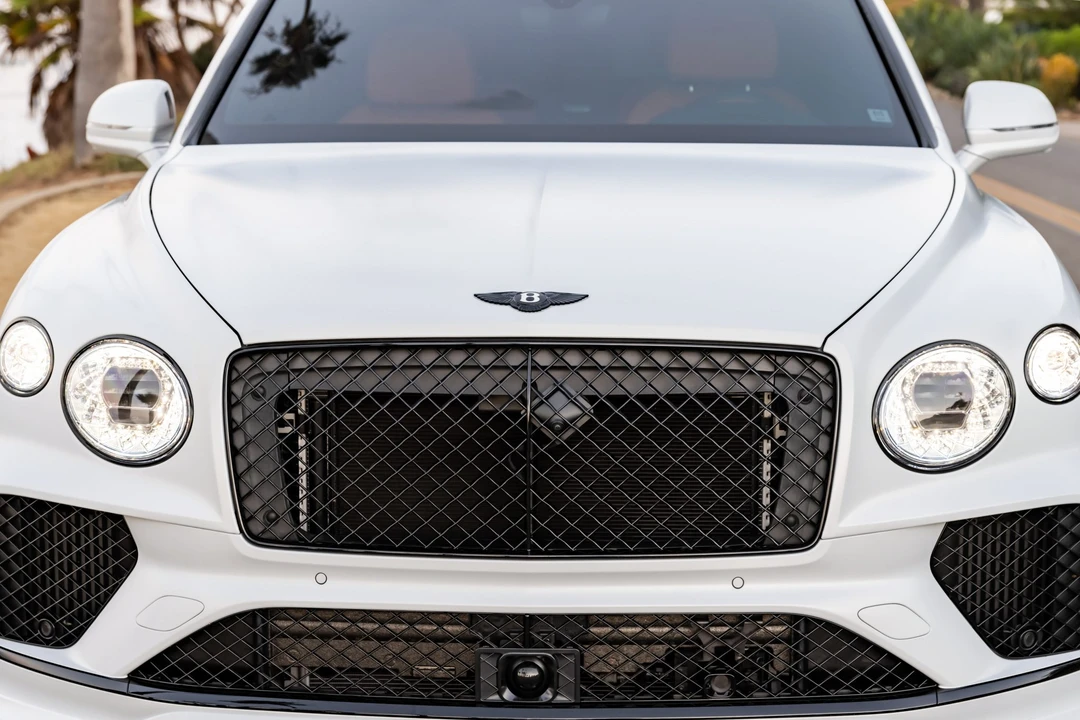 2026 Bentley Bentayga Speed - Image 11 of 31