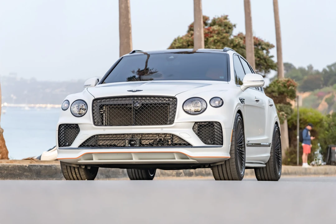 2026 Bentley Bentayga Speed - Image 3 of 31