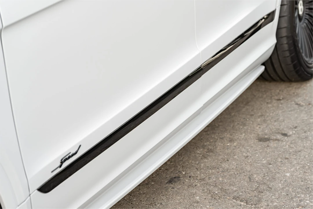 2026 Bentley Bentayga Speed - Image 18 of 31
