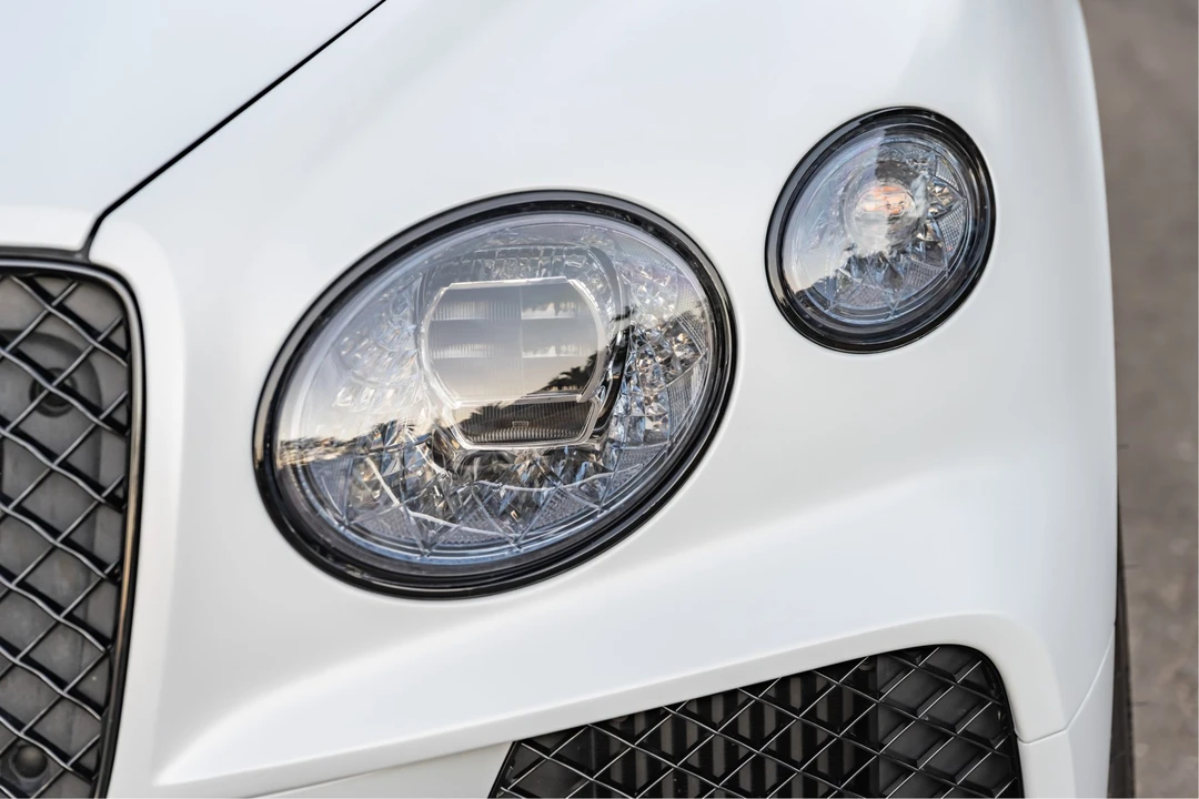 2026 Bentley Bentayga Speed - Image 25 of 31