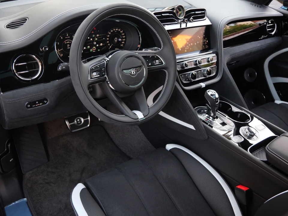 2026 Bentley Bentayga Speed - Image 11 of 28