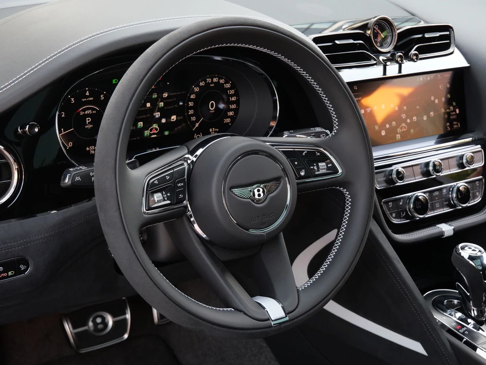 2026 Bentley Bentayga Speed - Image 12 of 28