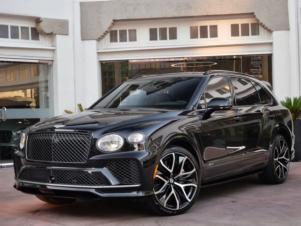 2026 Bentley Bentayga Speed - Image 10 of 28