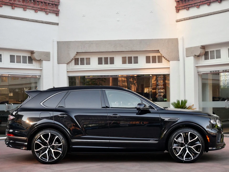 2026 Bentley Bentayga Speed - Image 6 of 28