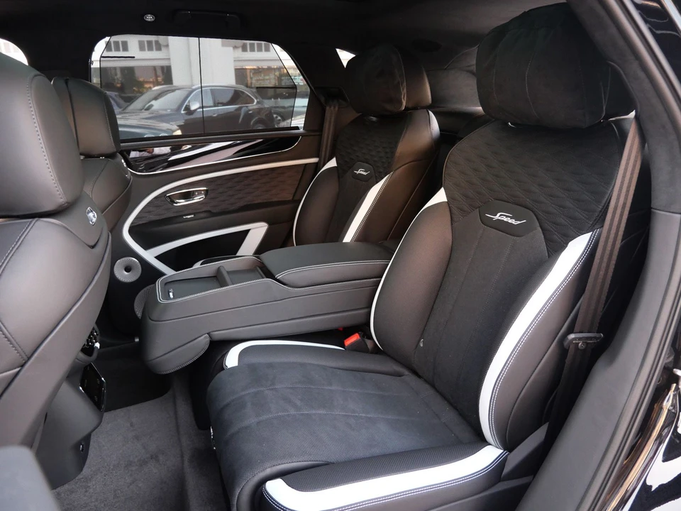 2026 Bentley Bentayga Speed - Image 21 of 28