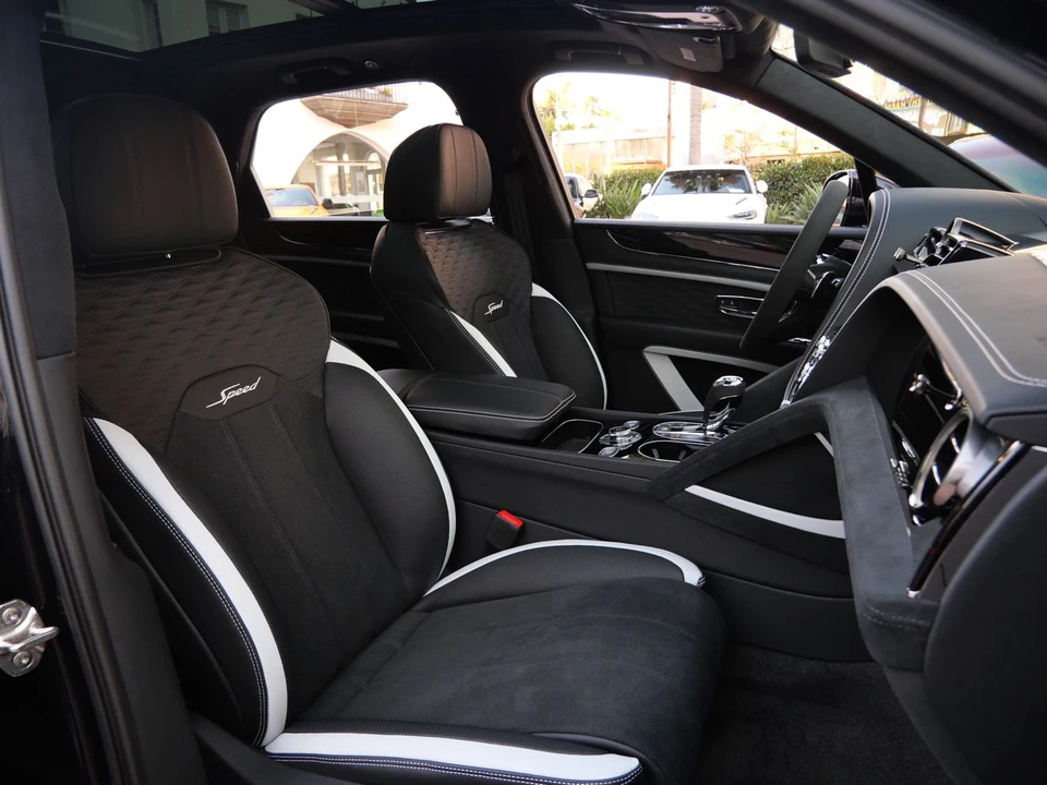 2026 Bentley Bentayga Speed - Image 26 of 28