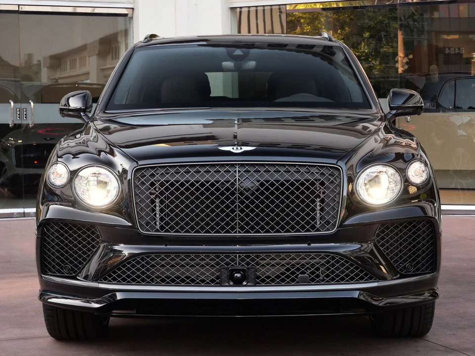 2026 Bentley Bentayga Speed - Image 7 of 28