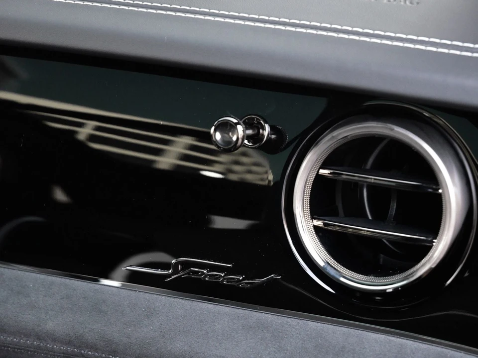 2026 Bentley Bentayga Speed - Image 25 of 28