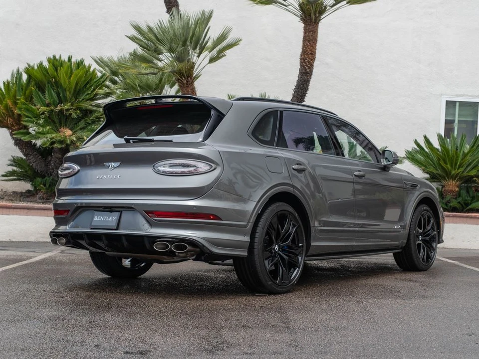 2026 Bentley Bentayga Speed - Image 3 of 31