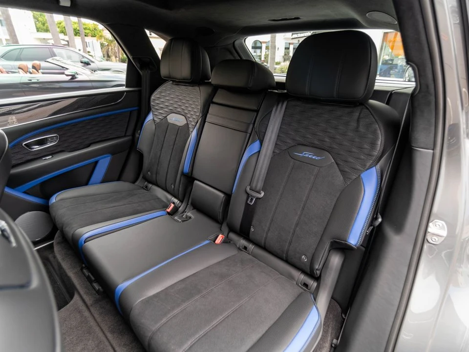 2026 Bentley Bentayga Speed - Image 18 of 31