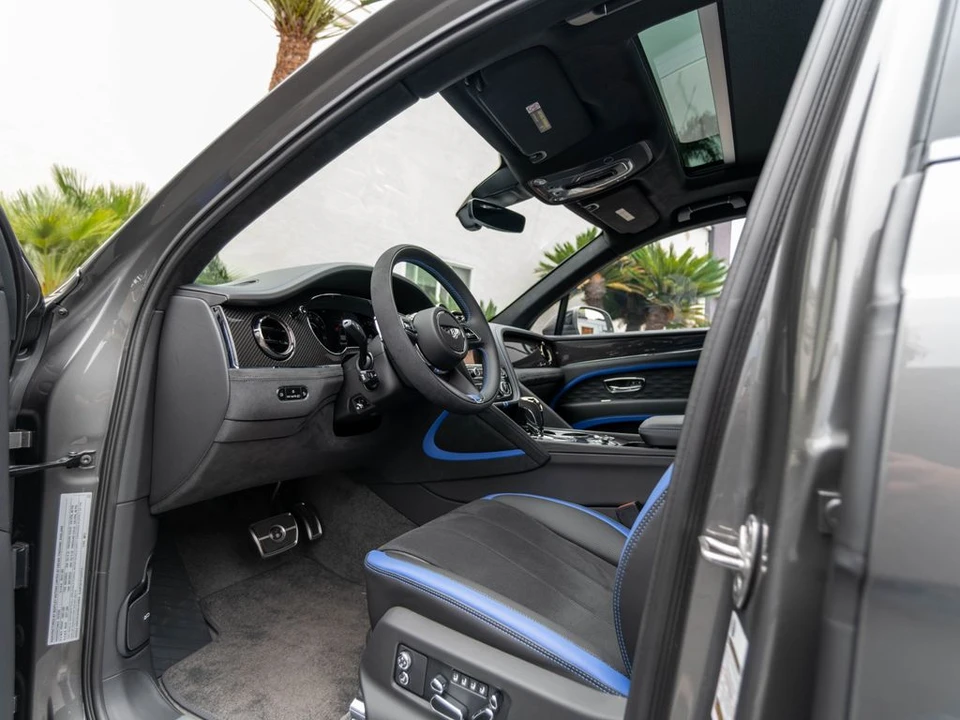 2026 Bentley Bentayga Speed - Image 11 of 31