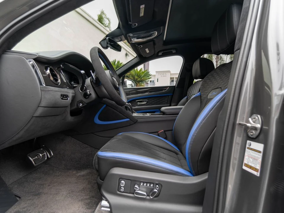 2026 Bentley Bentayga Speed - Image 12 of 31