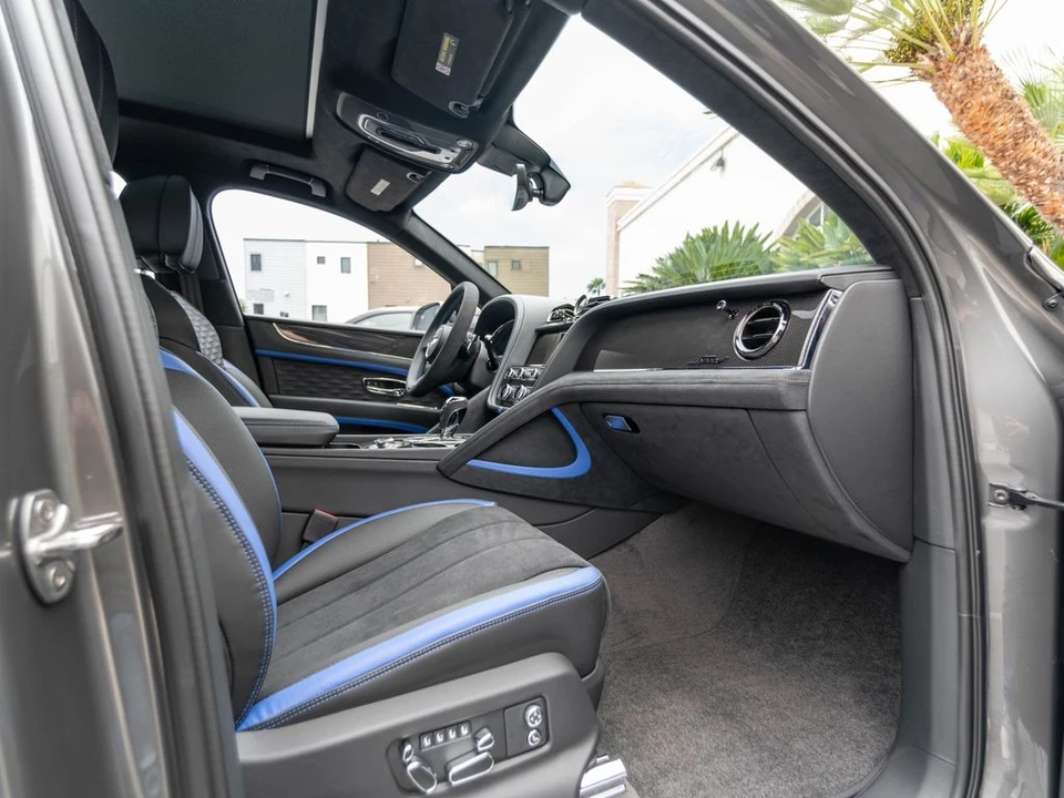 2026 Bentley Bentayga Speed - Image 22 of 31