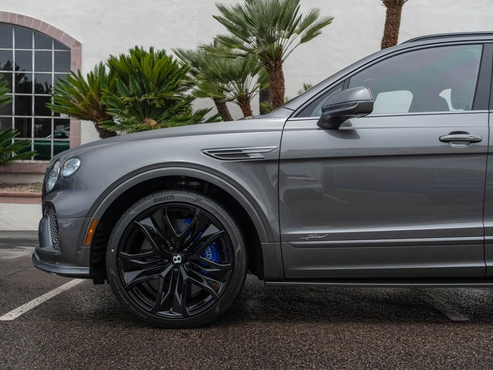 2026 Bentley Bentayga Speed - Image 27 of 31