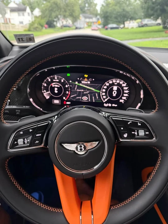 2026 Bentley Bentayga Speed - Image 11 of 20