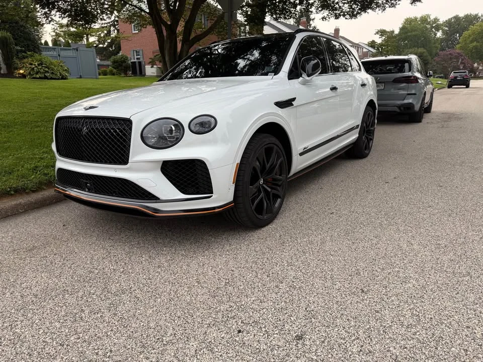 2026 Bentley Bentayga Speed - Image 3 of 20